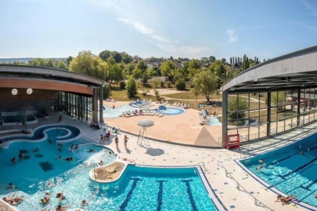 Le Lynx Boreal, Centre Historique Avec Jardin Lons-le-Saunier Exterior photo